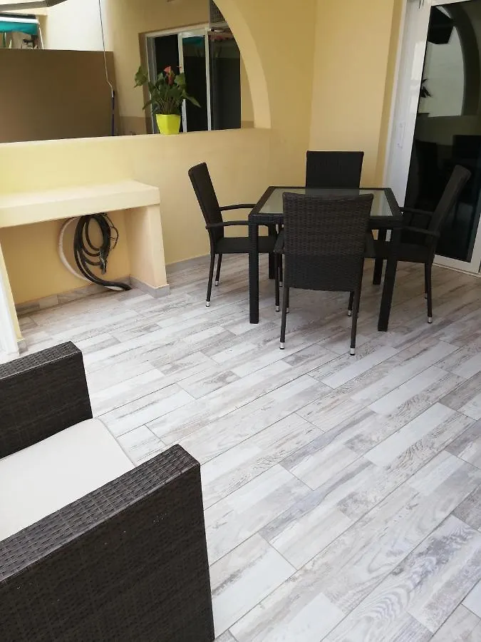 アパート Residence Mareverde Casa Gianluca アデヘ スペイン